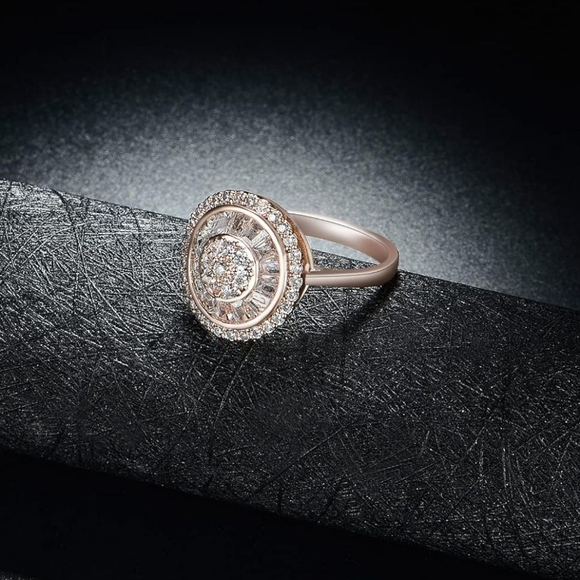 Rose Gold Ring With Cubic Zirconia - Picture 3 of 5